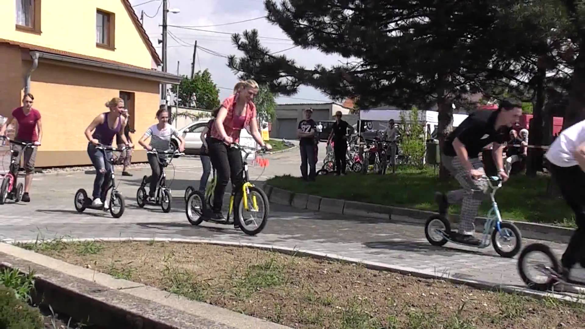 Внедорожные самокаты с надувными колёсами